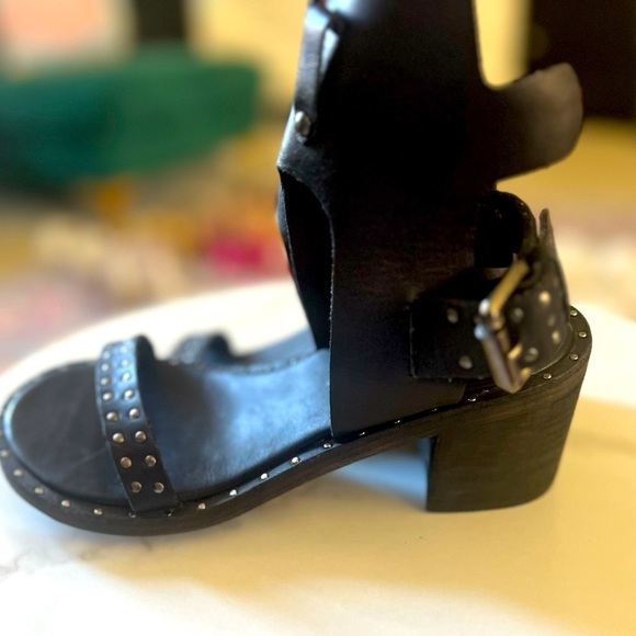 Free People - Picture 3 of 4